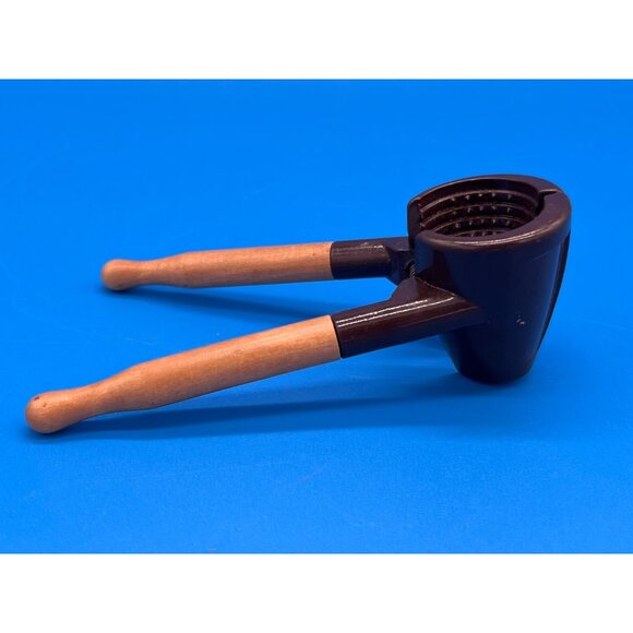 Vintage Nutcracker Hand Tool Professional Woodworking Kitchen Accessory - Picture 6 of 7